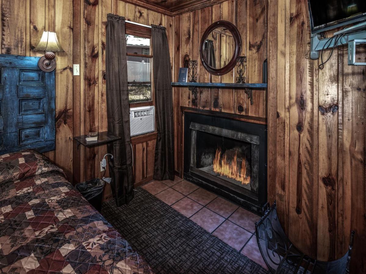 Apache Village 4, King Studio, Midtown, Sleeps 2 Ruidoso Exterior foto